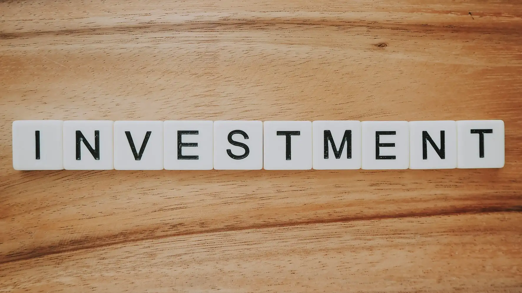 Best net worth tracker app 2025 — investment portfolio dashboard with asset allocation overview