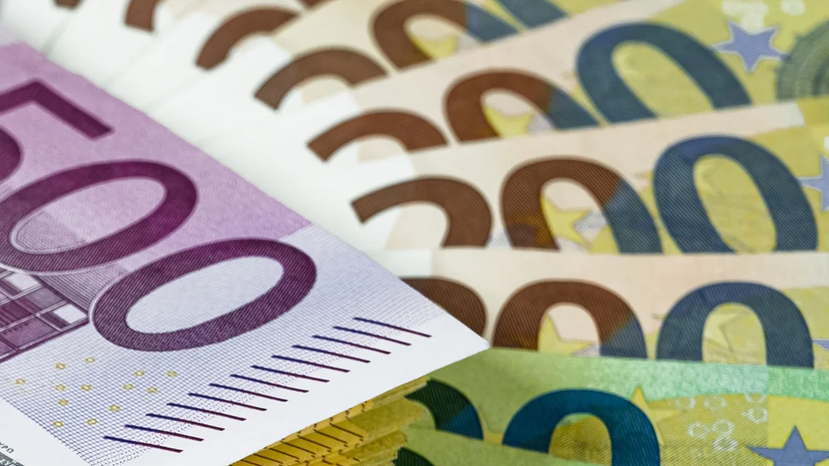 Assorted banknotes kept in your pocket, the avalanche minimises total interest, leaving more money over the life of the payoff