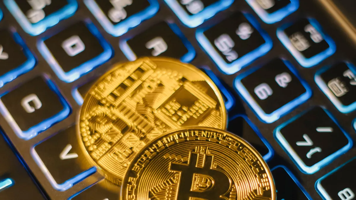 Krypto-Steuer: Wie Kryptowährungen besteuert werden A ledger tracking the original purchase price of each coin, the cost basis that determines how much gain is taxed on a disposal