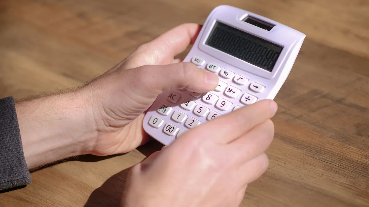 Valore Intrinseco: Come Stimare Quanto Vale Davvero un'Azione A calculator