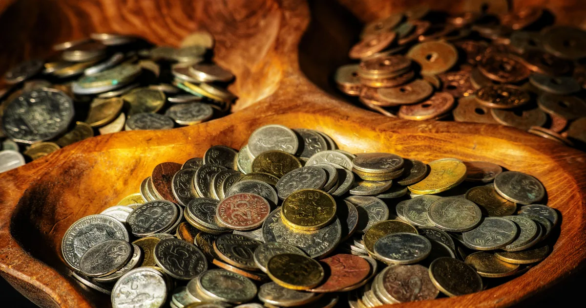 50/30/20 budget calculator, split take-home pay into needs, wants and savings